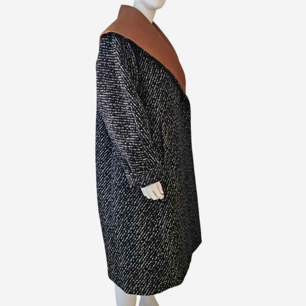 JW ANDERSON Women's Black and White Shawl‎ Collar Waddled Coat. Sz 2